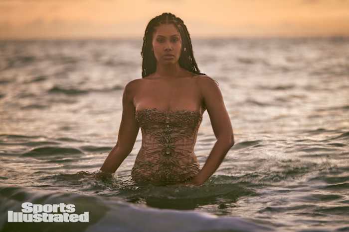 SI2022_Dominica_Leyna_Bloom_SHOT_12_214_WMweb